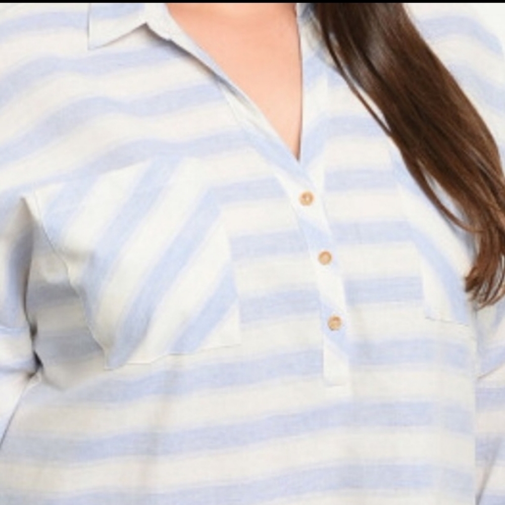 Plus Sized Light Blue Striped Top 3X - Picture 3 of 3
